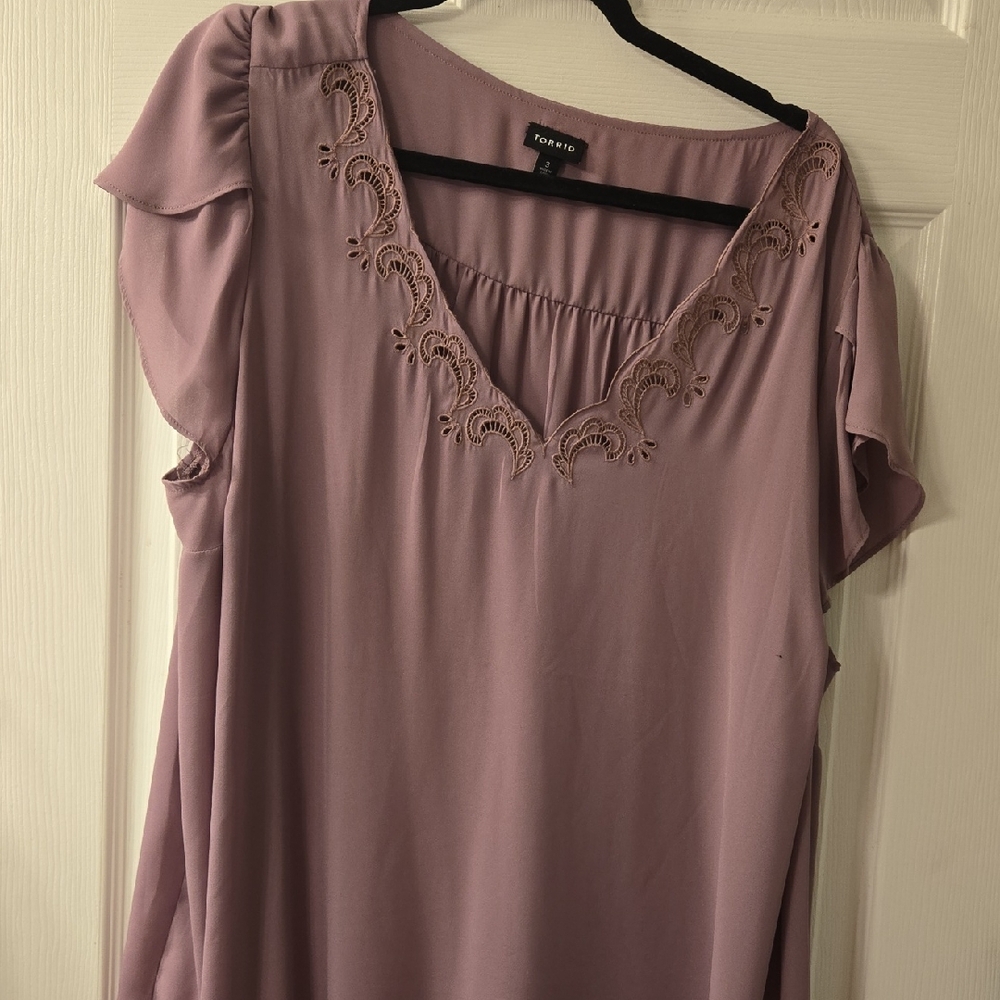 torrid Mauve Embroidered V-Neck Flutter Sleeve Top